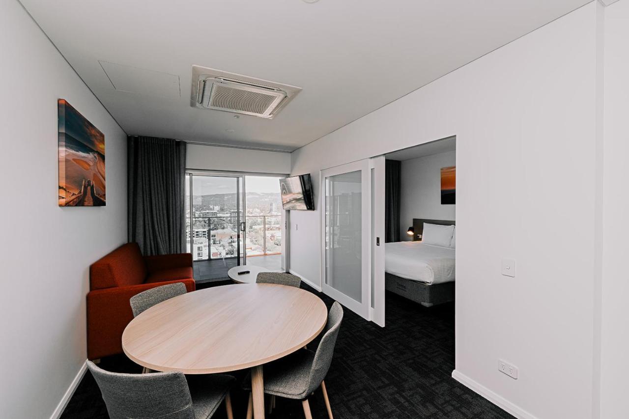 Toms Court Hotel Adelaide Buitenkant foto
