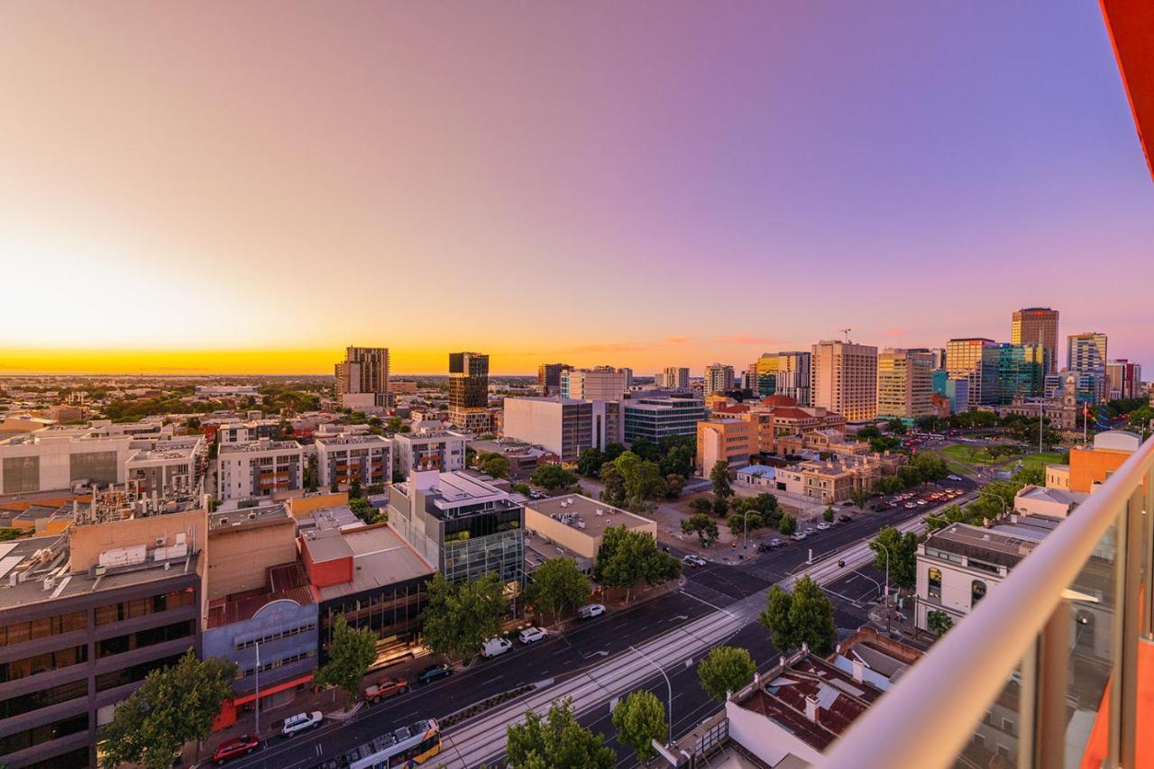 Toms Court Hotel Adelaide Buitenkant foto